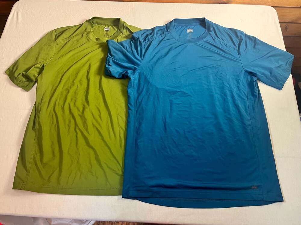 REI Co-op Athletic Short Sleeve T-Shirt Lot Size Medium Green Blue